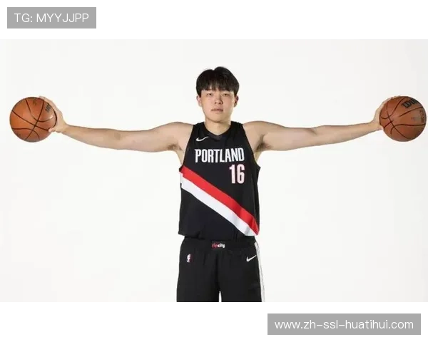 训练馆内杨瀚森加练三分，寻求技术突破